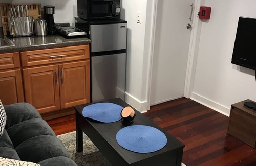 Williamsburg Apartment | Modern & Cozy Apt in WB with W/D in unit!