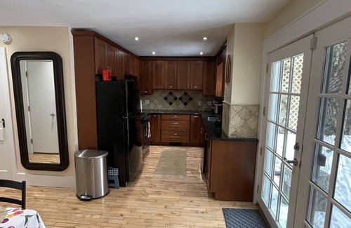 Albany House | Modern & Cozy Cntr Square Townhouse Gem from 1854