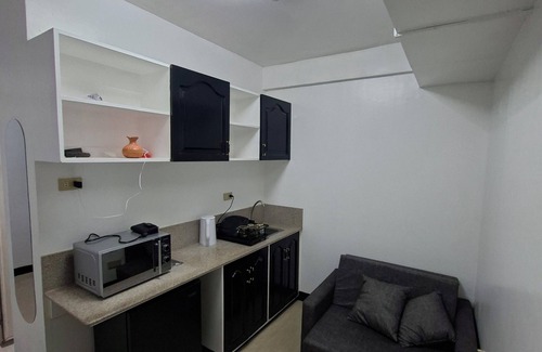 Moonwalk Condo | Modern & Cozy Condo near Manila Airport