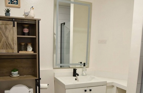 Riverside House | Modern & Cozy Family Home in Wood Streets of Riverside