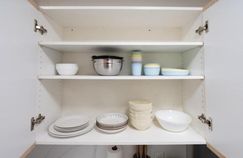 Downtown Vancouver Apartment | Modern & Cozy Home in the Heart of Downtown Vancouver