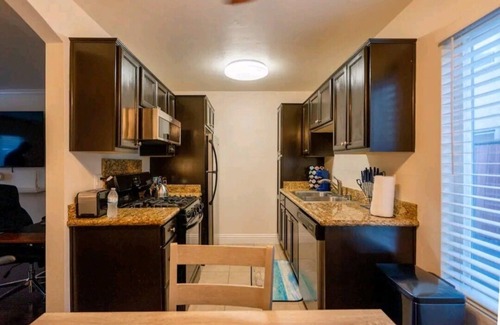 Imperial Beach Condo | Modern & Cozy ~Mins to the Beach ~ Queen Beds~ Pkg