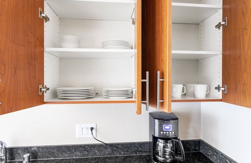 Cupertino Apartment | Modern Cupertino 1BR w/Pool, Gym, A/C, walk to shops, by Blueground