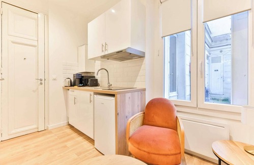 Quartier du Faubourg-Montmartre Apartment | Modern deluxe studio in the heart of Paris