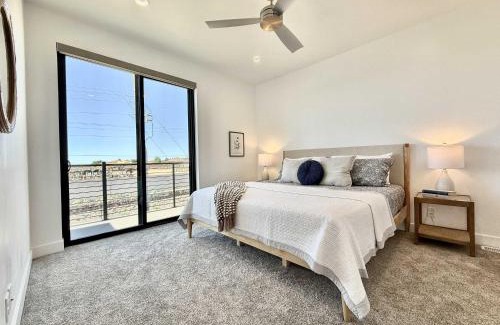 Kanab House | Modern Desert Townhome in Kanab Close to Zion