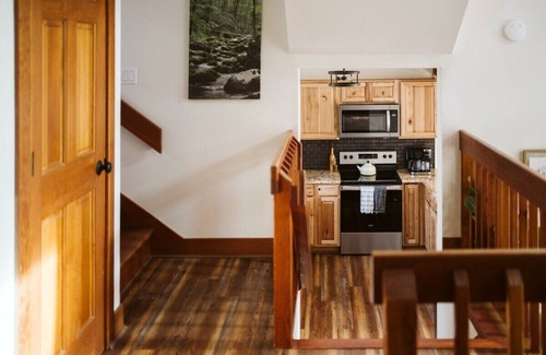 Nellysford Cabin | Modern Design | Golf Course View | Arcade | Hiking