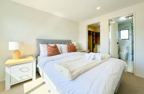 Forrest Hill Villa | Modern Design Brand New House in Forrest Hill