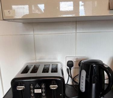 Dartford House | Modern double bed - Central Dartford