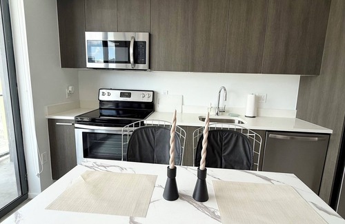 Downtown Miami Apartment | Modern Downtown Miami Luxury Studio with Private Balcony & City Views