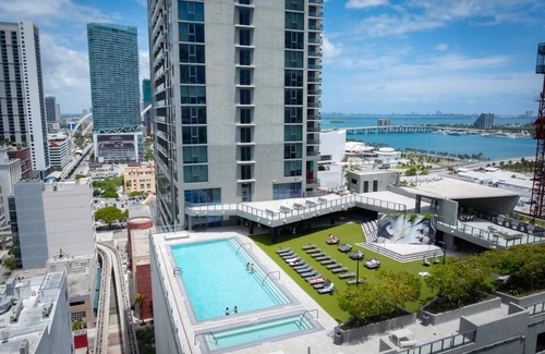 Downtown Miami Apartment | Modern Downtown Miami Luxury Studio with Private Balcony & City Views