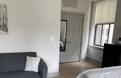 Inner Harbor Apartment | Modern Downtown Studio Apartment with Rooftop Pool