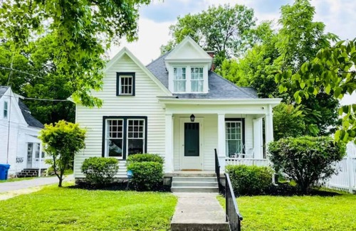 Lexington House | 💙Modern Downtown with Parking - Keeneland - Horse Park