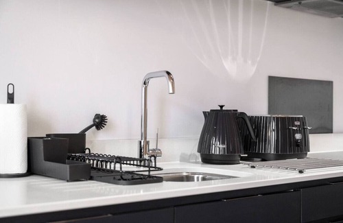 Manchester Apartment | Modern Duplex: Central Manchester