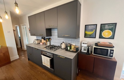 Hove Apartment | Modern Elegance, Home with Mid-Century Twist