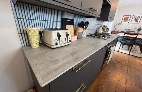 Hove Apartment | Modern Elegance, Home with Mid-Century Twist