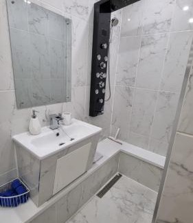 Buckland House | Modern Elegant Home