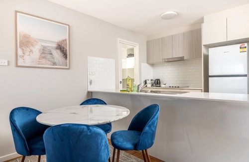 Greenway Apartment | Modern Escape with Lake and Mountain Views