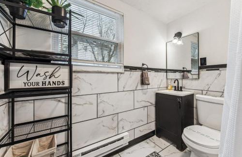 Mount Washington House | Modern Family Friendly Home 3 Bedroom Great Location