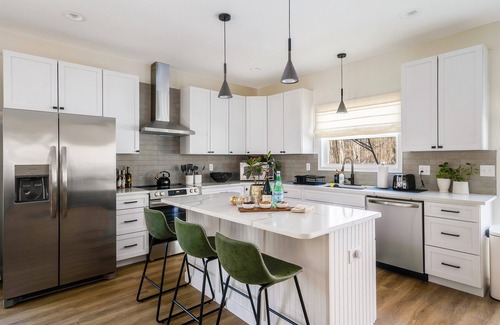 McGaheysville House | Modern Family Luxury, 6br, 5 bath, WOW factor! Sauna, Hot Tub, Game rms FirePit!