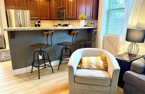 Flagstaff House | Modern family retreat with hot tub. Close to skiing, hiking, and Grand Canyon