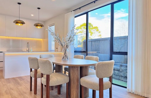 Auckland House | Modern Family St Heliers Stay Proximity to Beach