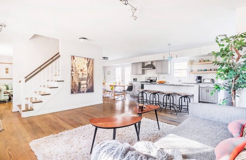 Bearsville House | Modern Farmhouse Getaway