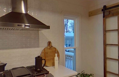 Fairview Park House | Modern Farmhouse 3br + full basement