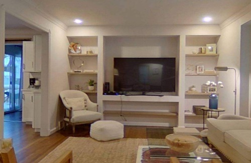 Fairview Park House | Modern Farmhouse 3br + full basement