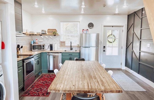 Branson House | Modern Farmhouse With a Loft, Unbeatable Location