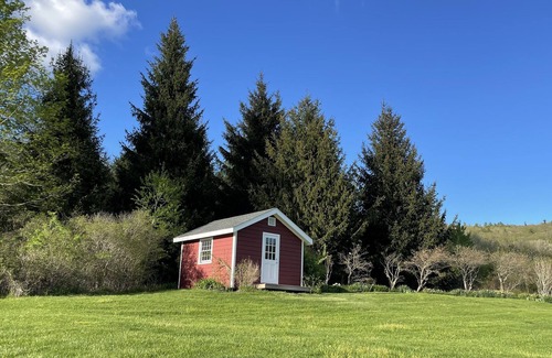 Canaan House | Modern Farmhouse with Sauna & Pool on 100+ Acres.