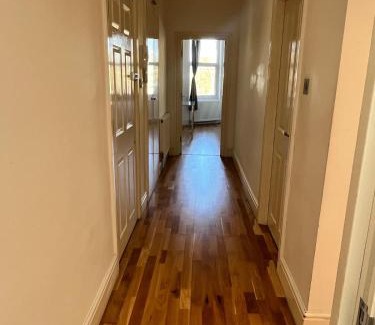 Streatham Hill Apartment | Modern Flat in London