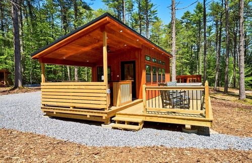 Oxford Cabin | Modern Forest Cabin with Private Hot Tub & Fire Pit