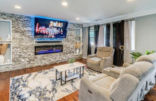 Oxon Hill-Glassmanor Apartment | Modern Fort Washington Apt 14 Mi to National Mall