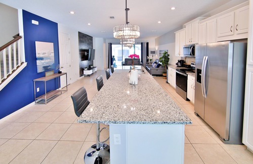 Four Corners House | Modern Fun Resort Townhome w/Pool 10 Min to Disney