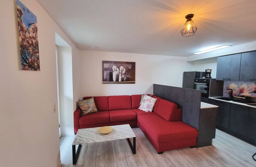 Volkach Apartment | Modern furnished vacation apartment (49 m²) for up to 4 people with whirlpool bathtub