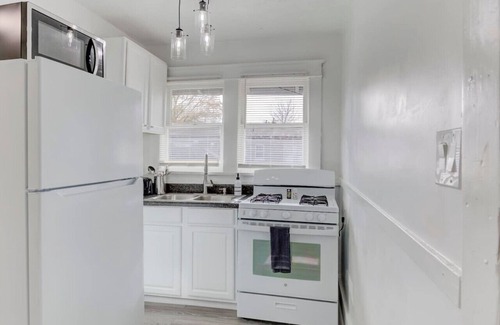 Cooper-Young Historic District Apartment | Modern Gem in Cooper-Young: Remodeled Haven