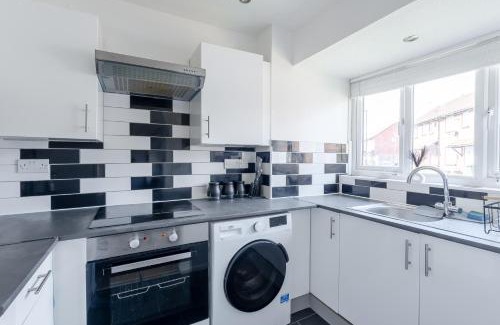 Thamesmead Apartment | Modern Greenwich Townhouse