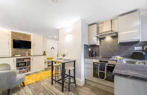 Windsor City Centre Apartment | Modern Ground Floor Studio Apartment | Town Centre