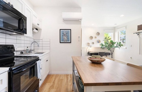 Boise House | Modern Guest Studio in Portland’s Vibrant Boise District