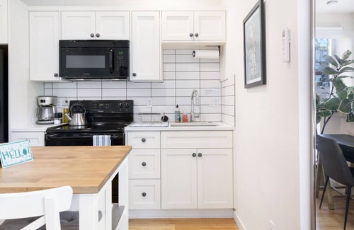 Boise House | Modern Guest Studio in Portland’s Vibrant Boise District