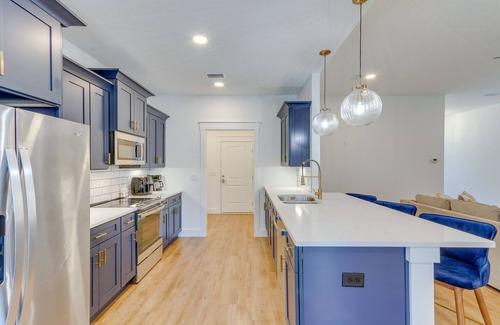 Gulf Breeze House | Modern Gulf Breeze Home w/Patio: 13 Mi to Beach!