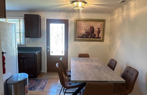 Annapolis House | Modern Hideaway Near Downtown Annapolis and close to the U.S. Naval Academy