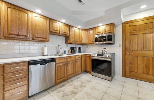 New Richmond Apartment | Modern Historic 3 bdrm 2 bath