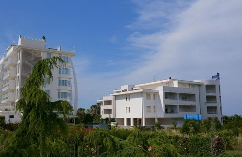 Marina di Vasto House | Modern Holiday Home in Vasto with Private Terrace