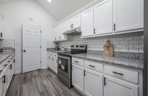 Cartersville House | Modern Home 4 Bed Lakepoint- Hyundai SK EV Plant-Near Museum's