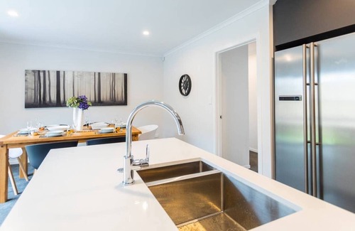 Huapai House | Modern Home for weddings/holiday in Kumeu Wine Country.