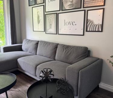 Winnipeg House | Modern home in Downtown Wpg