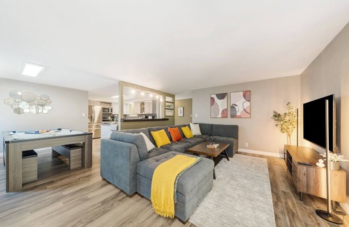 Mira Loma House | Modern Home in Reno w/PoolTable, HotTub.10 mins from Downtown!
