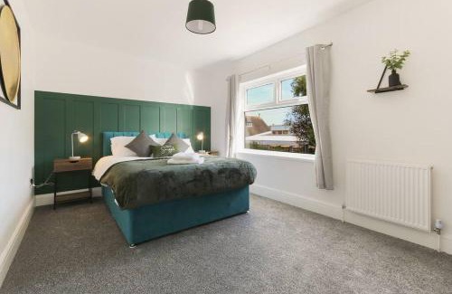 Grimsby House | Modern home near Alexandra Dock