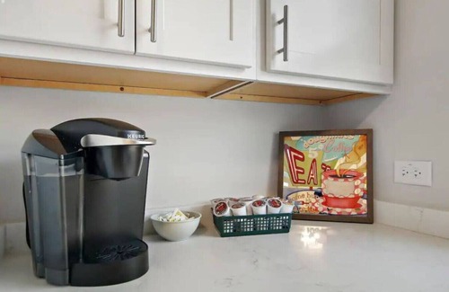 Russell House | Modern Home near DT Libertyville and Naval Base